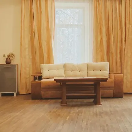 Apartment двухкомнатные для 6х около парка в центре *